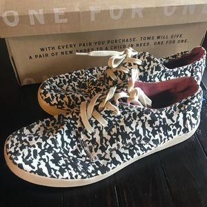 Toms black and white print sneakers